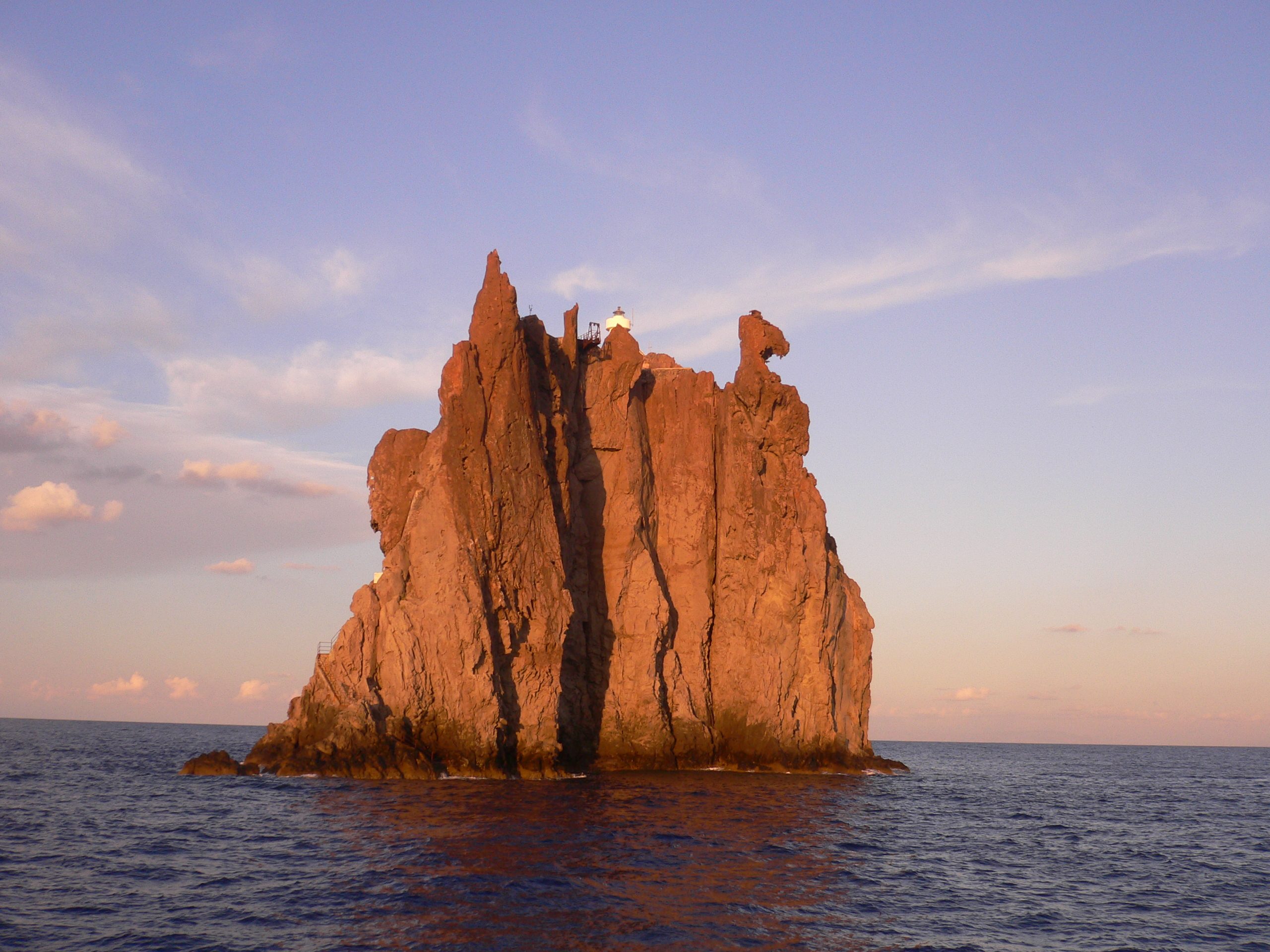 Strombolicchio scoglio