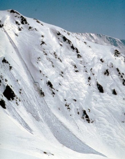 valanga di neve a ldebole coesione