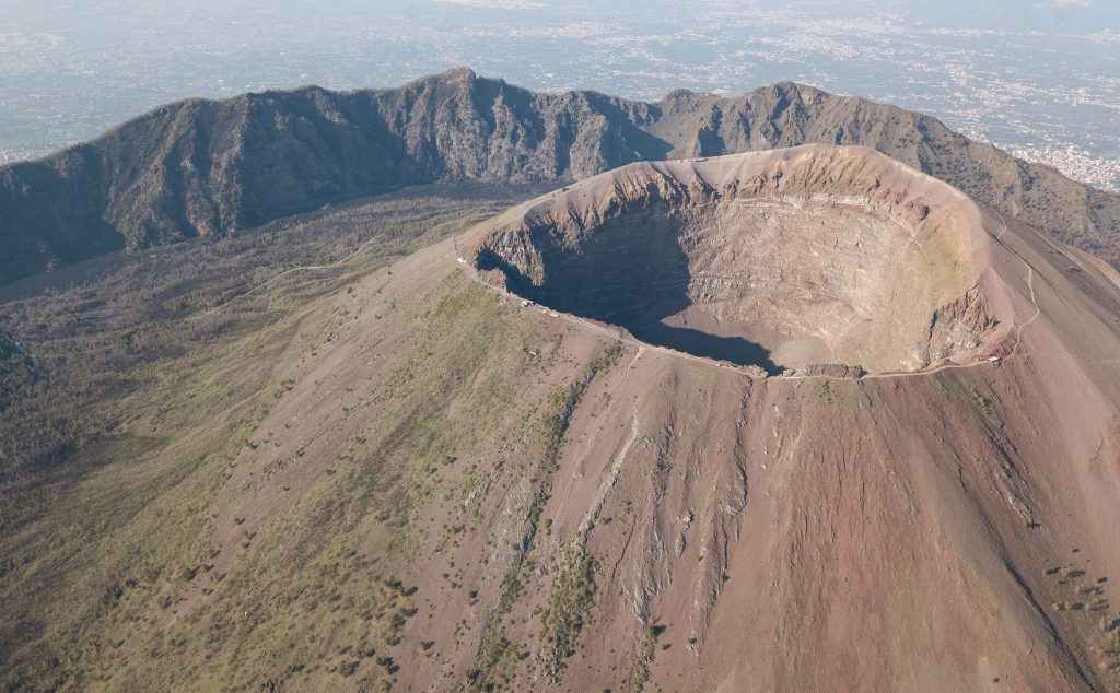 Il Vesuvio oggi è un vulcano a condotto ostruito