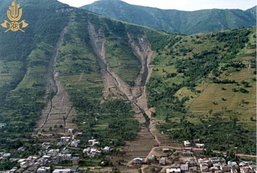 VV.FF–Monte Pizzo di Alvano visto dall’elicottero
