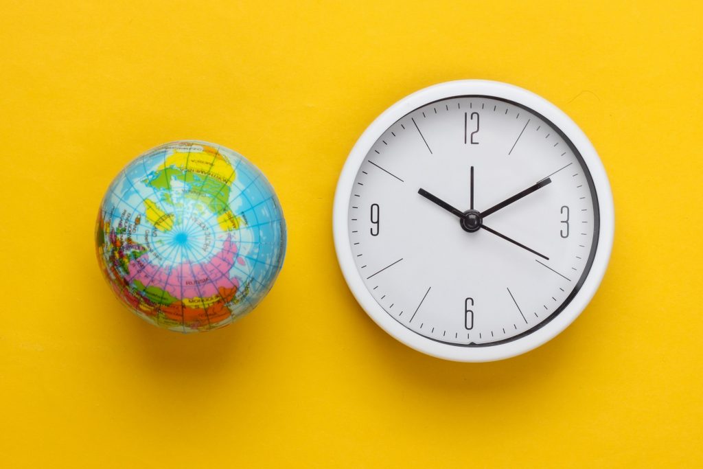 earth_clock_yellow_background
