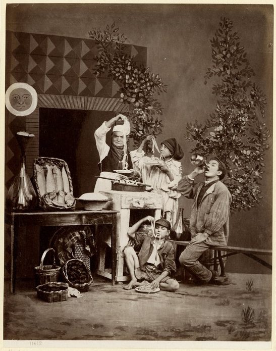 Napoli, mangiatori di spaghetti nel 1886